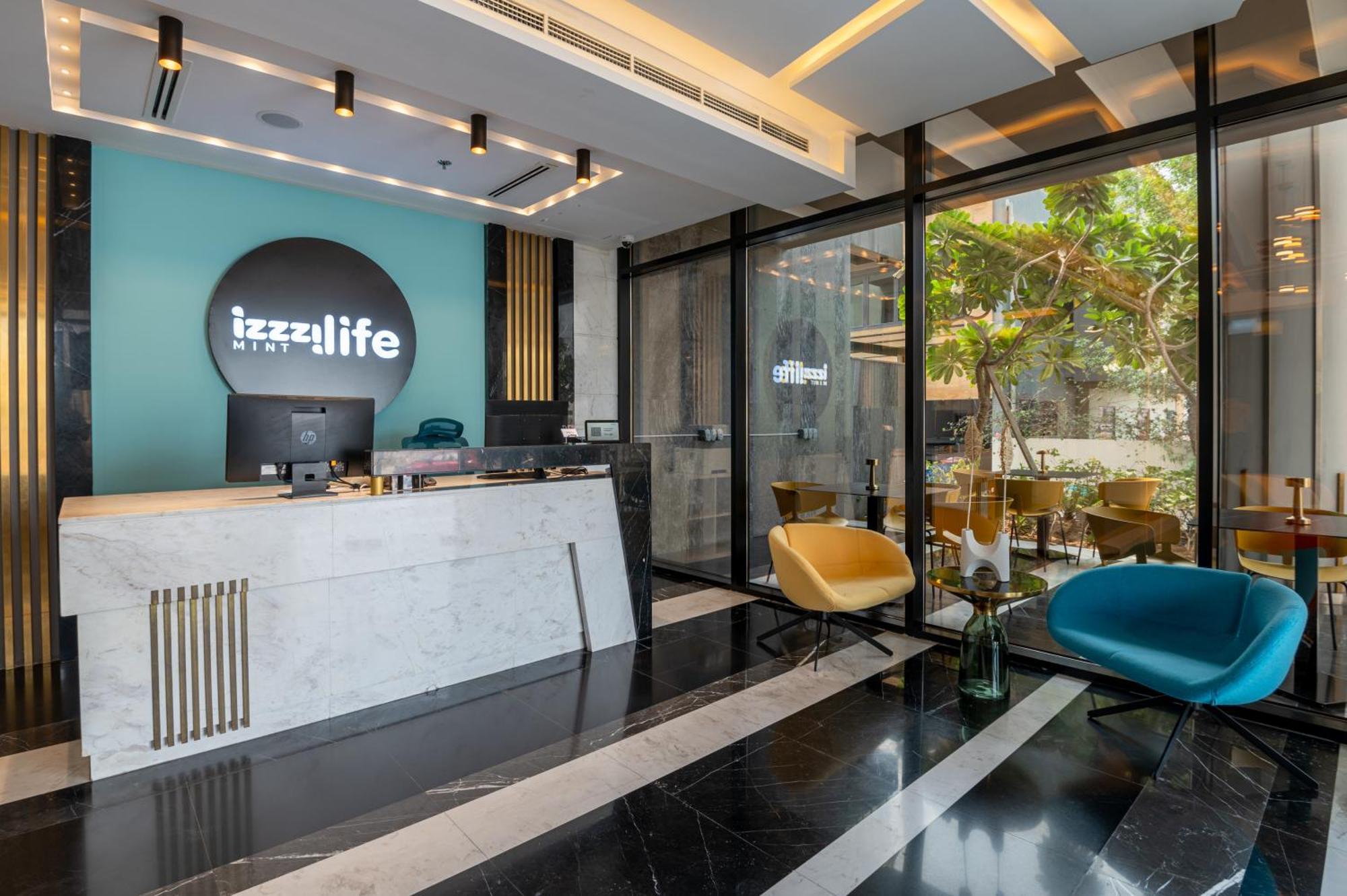 Izzzi Life Mint Aparthotel Dubai Exterior photo