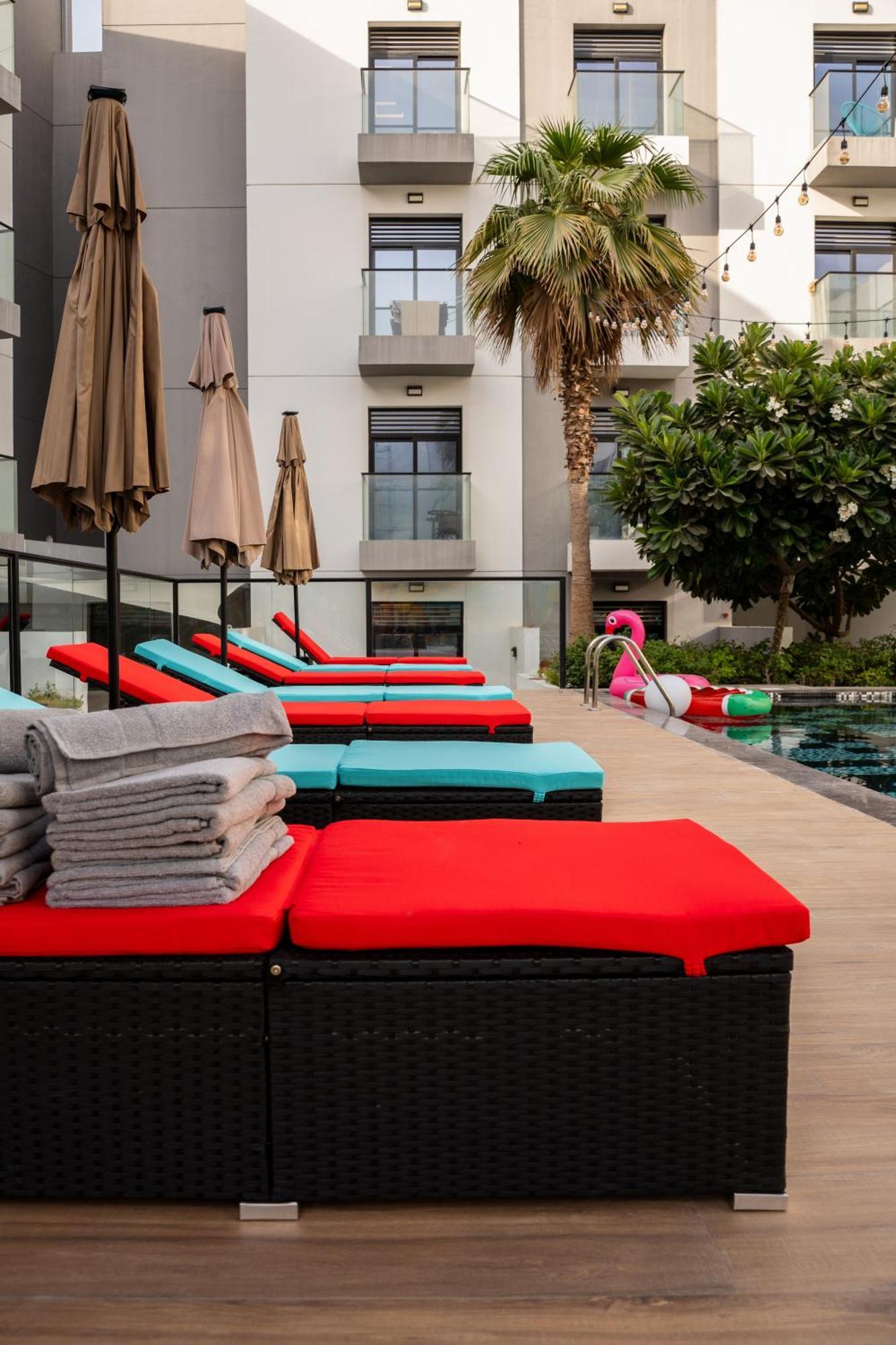 Izzzi Life Mint Aparthotel Dubai Exterior photo