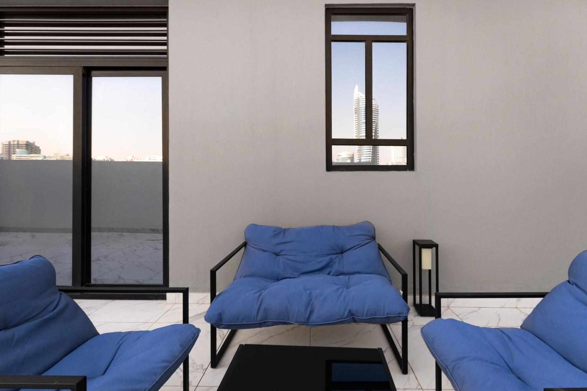 Izzzi Life Mint Aparthotel Dubai Exterior photo
