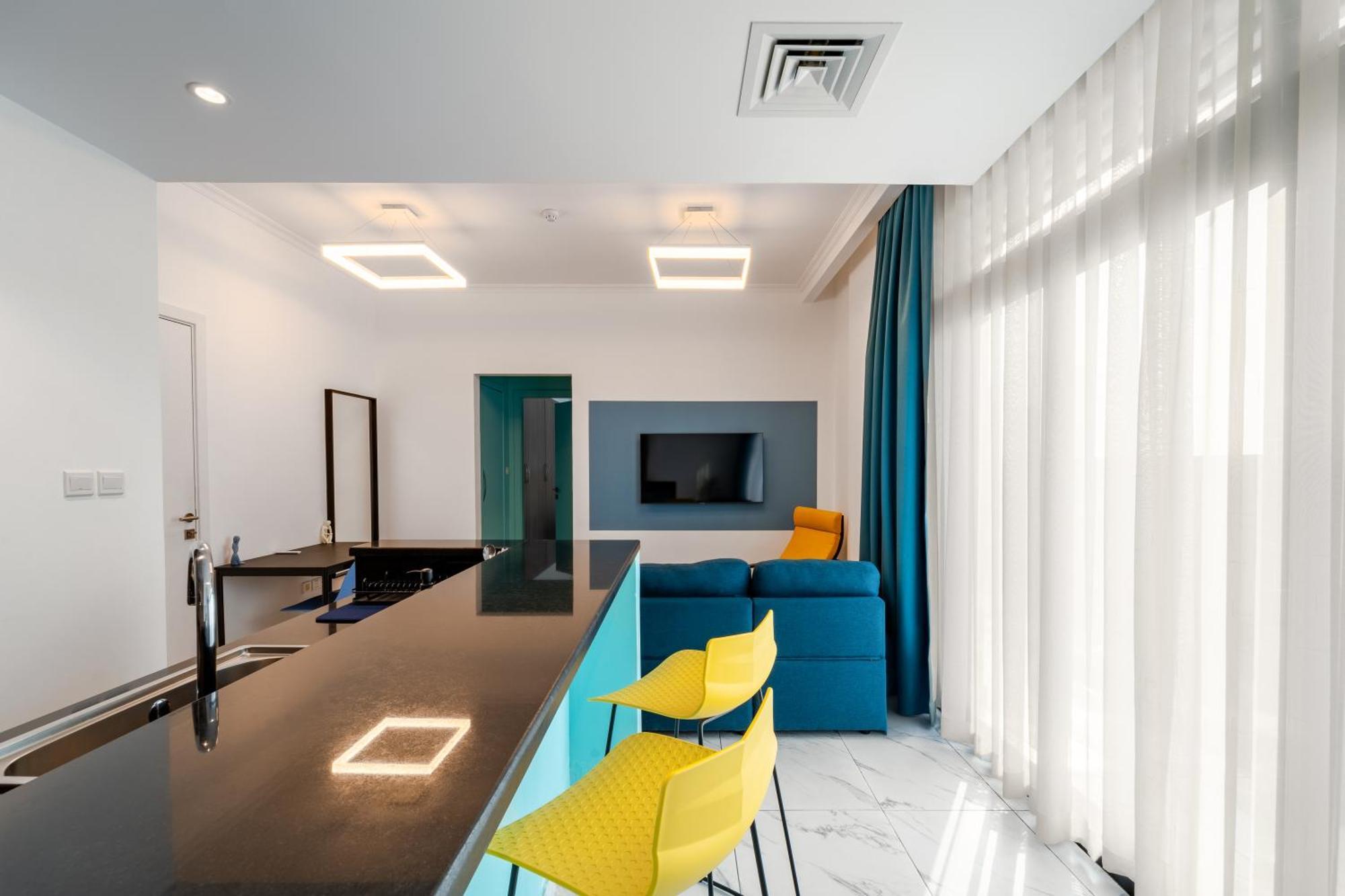 Izzzi Life Mint Aparthotel Dubai Exterior photo