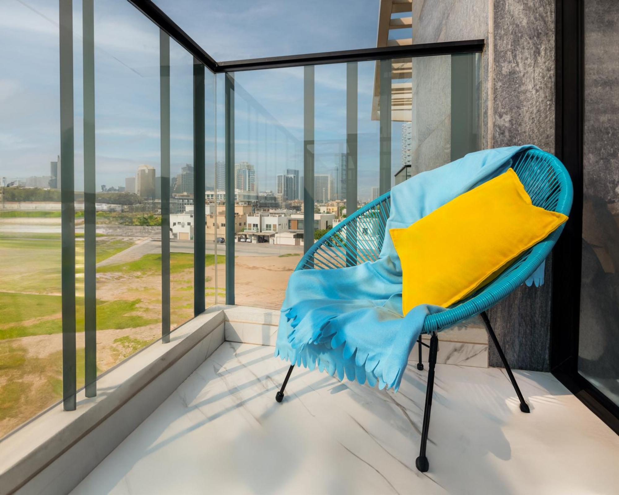 Izzzi Life Mint Aparthotel Dubai Exterior photo