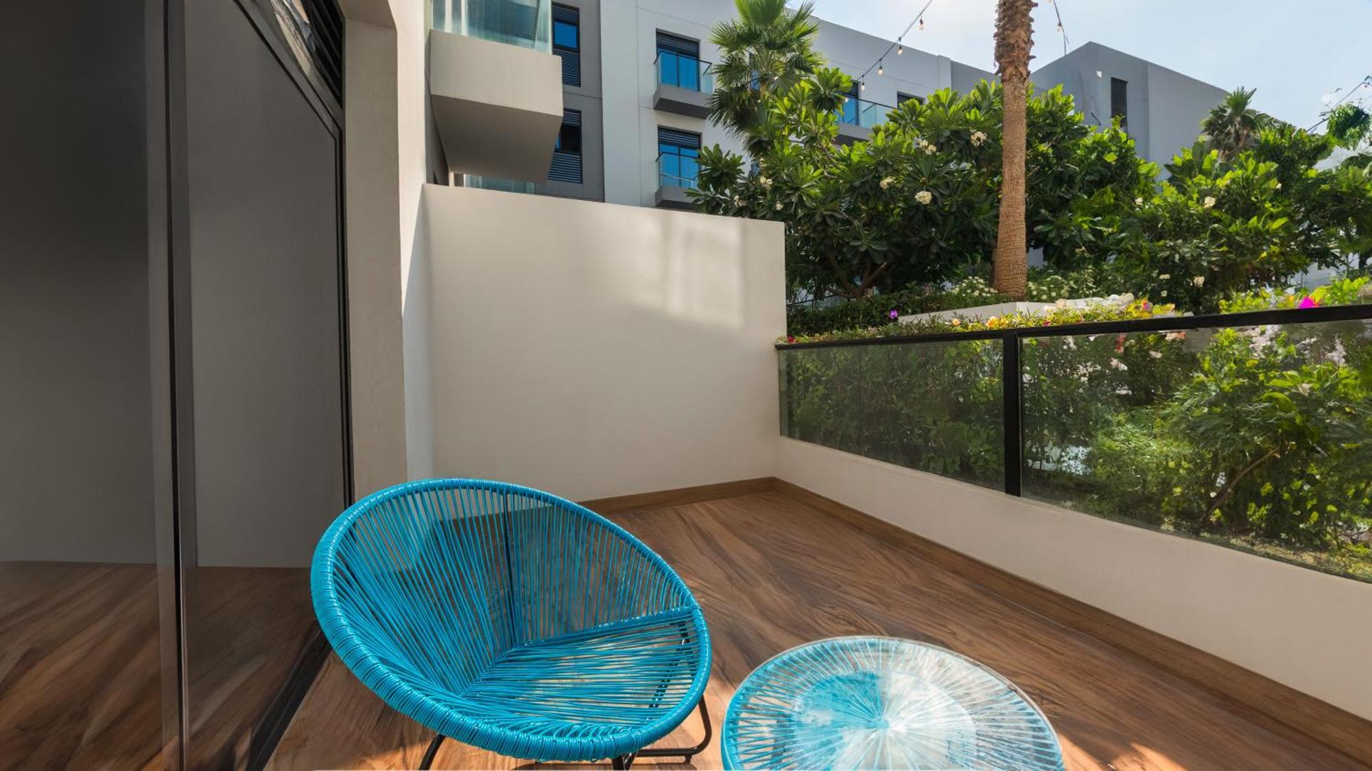 Izzzi Life Mint Aparthotel Dubai Exterior photo