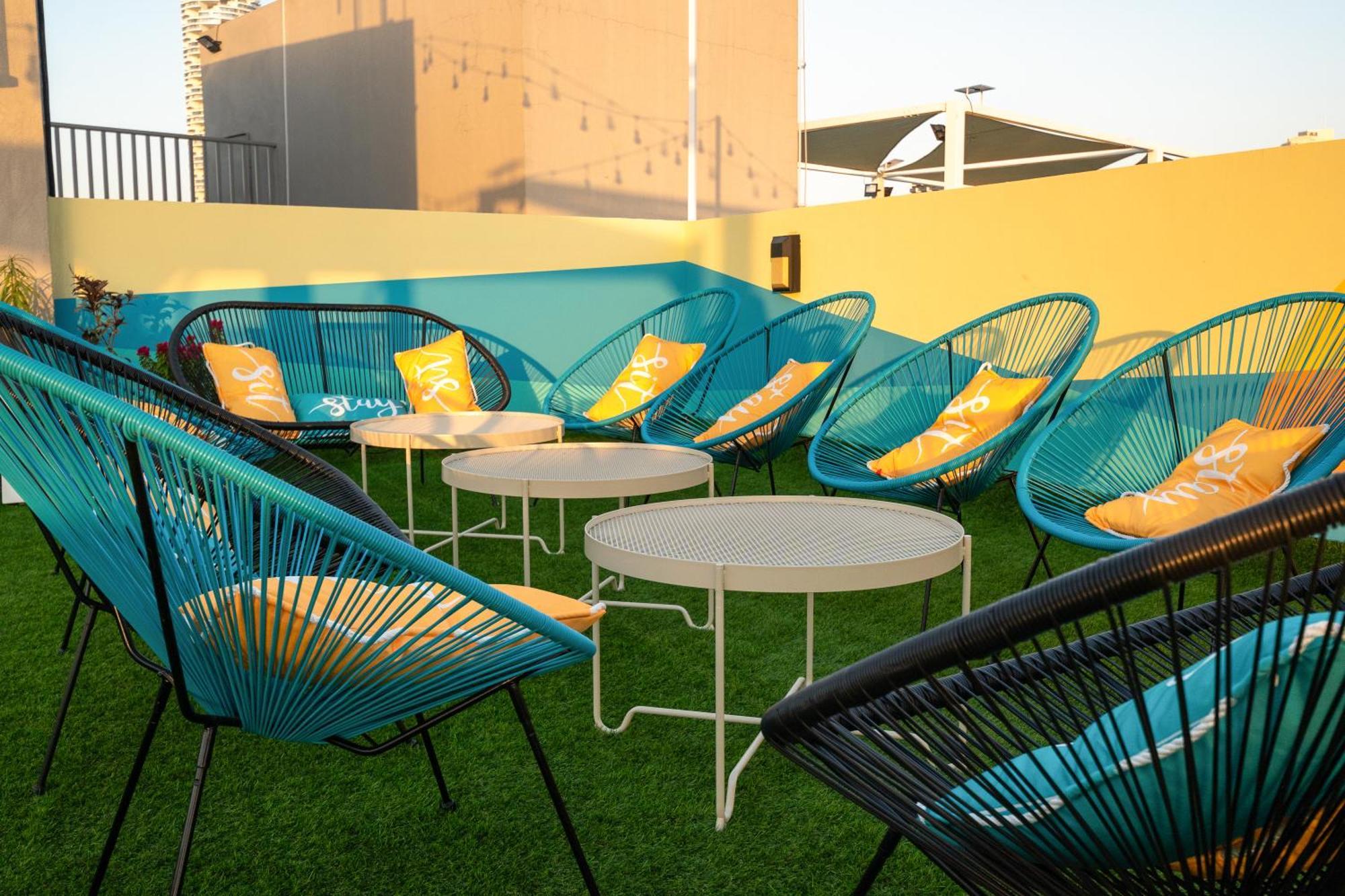 Izzzi Life Mint Aparthotel Dubai Exterior photo