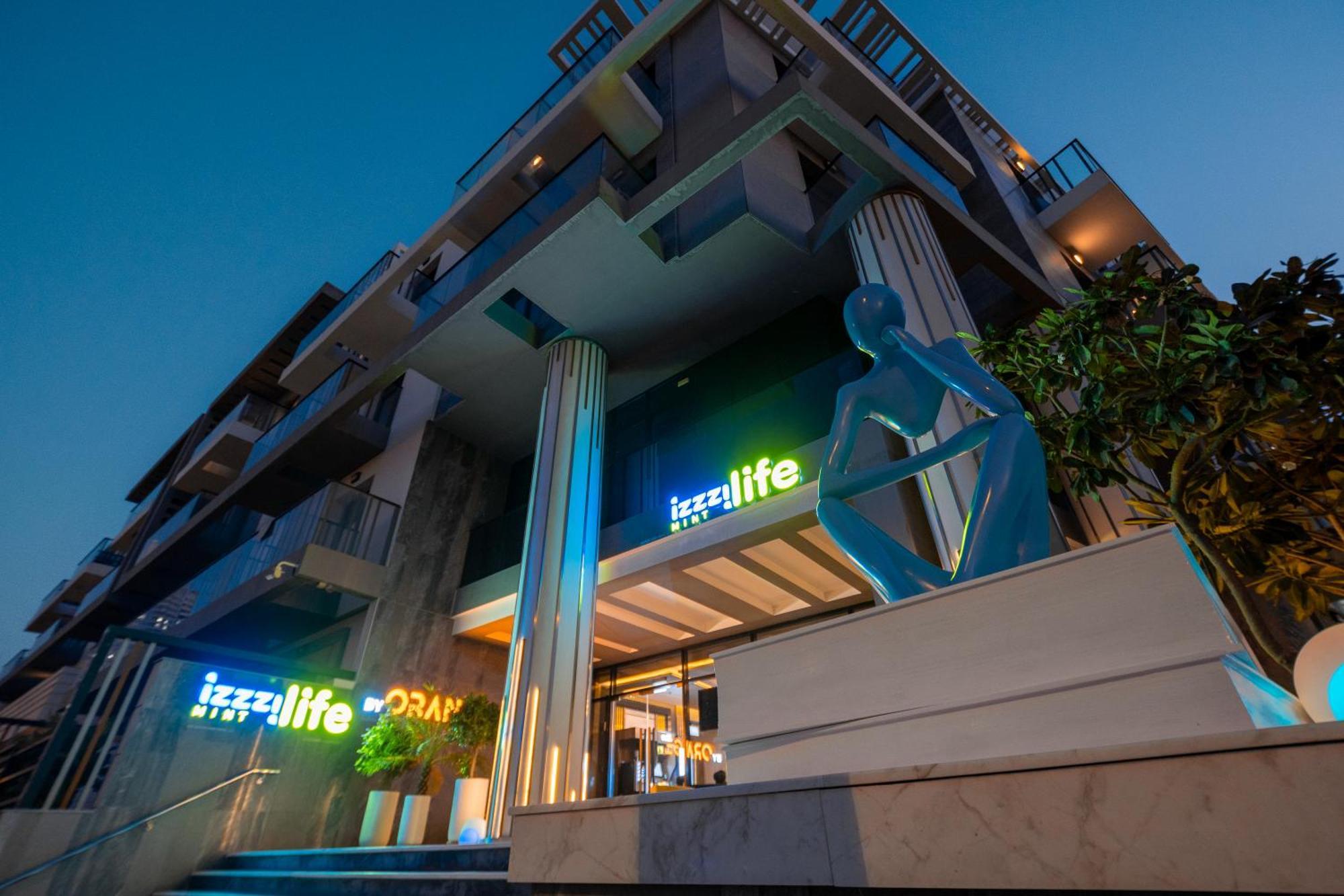 Izzzi Life Mint Aparthotel Dubai Exterior photo