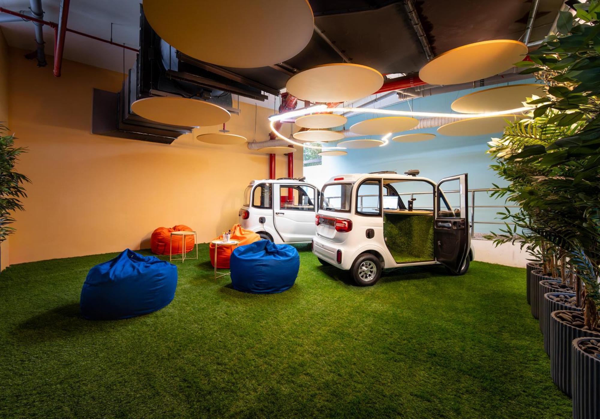 Izzzi Life Mint Aparthotel Dubai Exterior photo